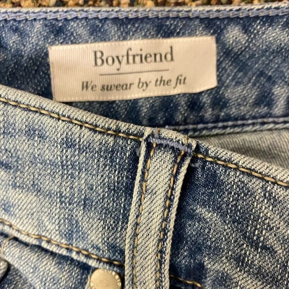 TORRID‎ BOYFRIEND JEANS - LIGHT WASH WITH RIPPED DESTRUCTION